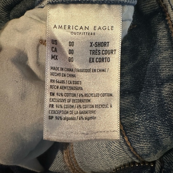 American Eagle Highest Rise Mom Jean, Size 00XS - Picture 4 of 5